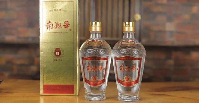 入成都吃美食喝美酒回国后却集体破防！麻将胡了2游戏入口大量乌克兰游客涌(图2)
